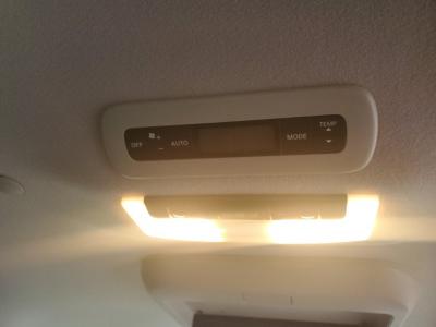 �Z���i�@�V�����Îԁ@�����ʲ��د�ނŔR��17.2km/L�H���V��2�ɂ́�LEDͯ��ײā������ݽ��ذ���SDr�����ݸ޽ײ��2nd��ā��ϰ�ުݼ���ڰ������ذ&�߯�����ĂȂǂ̑����߼�݂́�9�������پ��TV���د���޳�����������߲ۯ�(ڰ�ް�ٰ��C)���׳����ޭ���ׁ����ؼު��ٰ��װ�����˰��&�����˰����ETC���t���Ă��܂��B