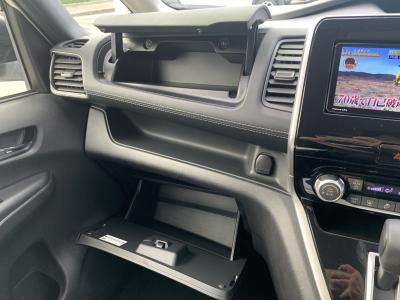 �Z���i�@�V�����Îԁ@�����ʲ��د�ނŔR��17.2km/L�H���V��2�ɂ́�LEDͯ��ײā������ݽ��ذ���SDr�����ݸ޽ײ��2nd��ā��ϰ�ުݼ���ڰ������ذ&�߯�����ĂȂǂ̑����߼�݂́���ذ����پ��TV������߲ۯ�(ڰ�ް�ٰ��C)���׳����ޭ���������ؼު��ٰ��װ�����˰��&�����˰����ETC���t���Ă��܂��B