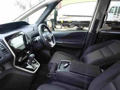 �Z���i�@�V�����Îԁ@�����ʲ��د�ނŔR��17.2km/L�H���V��2�ɂ́�LEDͯ��ײā������ݽ��ذ���SDr�����ݸ޽ײ��2nd��ā��ϰ�ުݼ���ڰ������ذ&�߯�����ĂȂǂ̑����߼�݂́���ذ����پ��TV������߲ۯ�(ڰ�ް�ٰ��C)���׳����ޭ���������ؼު��ٰ��װ�����˰��&�����˰����ETC���t���Ă��܂��B