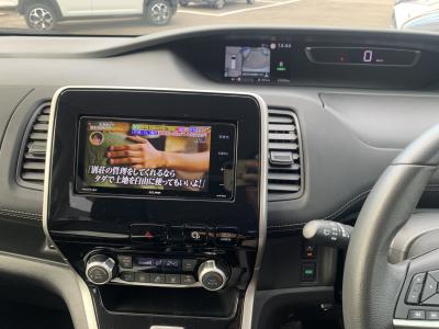 �Z���i�@�V�����Îԁ@�����ʲ��د�ނŔR��17.2km/L�H���V��2�ɂ́�LEDͯ��ײā������ݽ��ذ���SDr�����ݸ޽ײ��2nd��ā��ϰ�ުݼ���ڰ������ذ&�߯�����ĂȂǂ̑����߼�݂́���ذ����پ��TV������߲ۯ�(ڰ�ް�ٰ��C)���׳����ޭ���������ؼު��ٰ��װ�����˰��&�����˰����ETC���t���Ă��܂��B