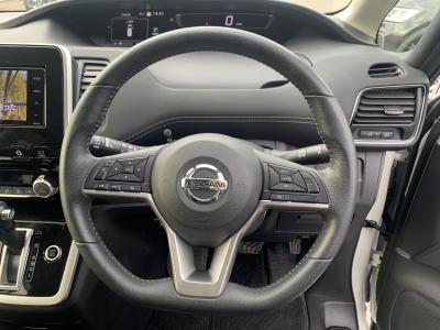 �Z���i�@�V�����Îԁ@�����ʲ��د�ނŔR��17.2km/L�H���V��2�ɂ́�LEDͯ��ײā������ݽ��ذ���SDr�����ݸ޽ײ��2nd��ā��ϰ�ުݼ���ڰ������ذ&�߯�����ĂȂǂ̑����߼�݂́���ذ����پ��TV������߲ۯ�(ڰ�ް�ٰ��C)���׳����ޭ���������ؼު��ٰ��װ�����˰��&�����˰����ETC���t���Ă��܂��B
