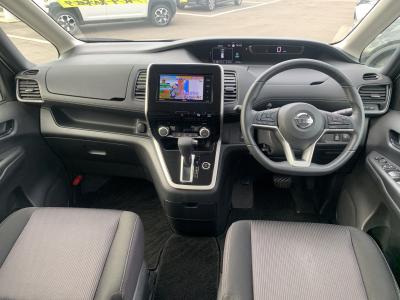 �Z���i�@�V�����Îԁ@�����ʲ��د�ނŔR��17.2km/L�H���V��2�ɂ́�LEDͯ��ײā������ݽ��ذ���SDr�����ݸ޽ײ��2nd��ā��ϰ�ުݼ���ڰ������ذ&�߯�����ĂȂǂ̑����߼�݂́���ذ����پ��TV������߲ۯ�(ڰ�ް�ٰ��C)���׳����ޭ���������ؼު��ٰ��װ�����˰��&�����˰����ETC���t���Ă��܂��B