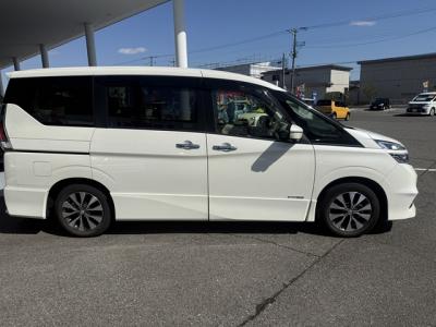 �Z���i�@�V�����Îԁ@�����ʲ��د�ނŔR���17.2km/L�B�����́��ٴ�ہ��ϰ�ުݼ���ڰ������ذ&�߯����������ٰ�޺��۰قق����ʎd�l��V��2�ɂ́�LEDͯ��ײā������ݽ��ذ���SDr��16��Ё����K�p�b�N(USB�d��)���ݸ޽ײ��2nd&3rd��ā�������Ӻ݂��t���A��߼�݂́�9�������پ��TV�����è�߯�B(����߲ۯĥ�׳����ޭ����)��ETC���t���Ă��܂��