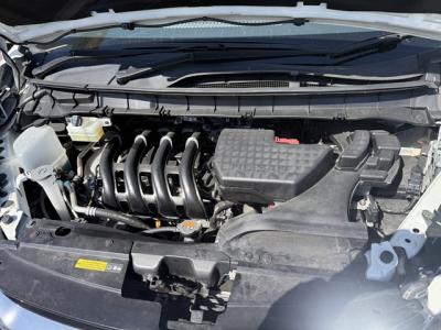 �Z���i�@�V�����Îԁ@�����ʲ��د�ނŔR���17.2km/L�B�����́��ٴ�ہ��ϰ�ުݼ���ڰ������ذ&�߯����������ٰ�޺��۰قق����ʎd�l��V��2�ɂ́�LEDͯ��ײā������ݽ��ذ���SDr��16��Ё����K�p�b�N(USB�d��)���ݸ޽ײ��2nd&3rd��ā�������Ӻ݂��t���A��߼�݂́�9�������پ��TV�����è�߯�B(����߲ۯĥ�׳����ޭ����)��ETC���t���Ă��܂��