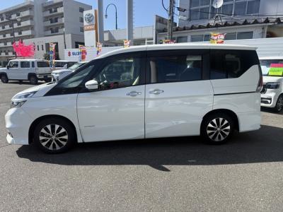 �Z���i�@�V�����Îԁ@�����ʲ��د�ނŔR���17.2km/L�B�����́��ٴ�ہ��ϰ�ުݼ���ڰ������ذ&�߯����������ٰ�޺��۰قق����ʎd�l��V��2�ɂ́�LEDͯ��ײā������ݽ��ذ���SDr��16��Ё����K�p�b�N(USB�d��)���ݸ޽ײ��2nd&3rd��ā�������Ӻ݂��t���A��߼�݂́�9�������پ��TV�����è�߯�B(����߲ۯĥ�׳����ޭ����)��ETC���t���Ă��܂��