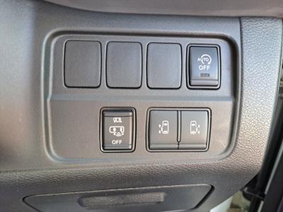 �Z���i�@�V�����Îԁ@R1�N8����ϲ��݂Ō���^�ɡSʲ��د�ނŔR���17.2km/L������́����è�߯�B(����߲ۯ�)���ϰ�ުݼ���ڰ������ذ��LEDͯ��ײā������ݽ��ذ��Ľײ���ޱ��16�����Ё����K�߯�(USB�d�������ޯ�ð���)���ݸ޽ײ��2nd&3rd��Ăق����߼�݂́�10�������پ��TV&�د���޳���������è�߯�A(�׳����ޭ��������ؼު��ٰ��װ)��ETC�t!