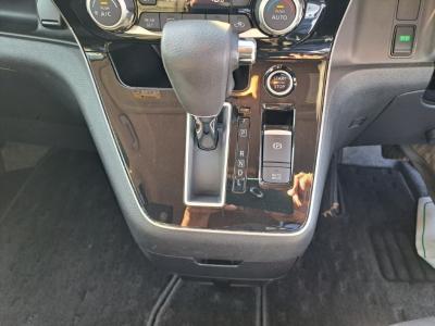 �Z���i�@�V�����Îԁ@R1�N8����ϲ��݂Ō���^�ɡSʲ��د�ނŔR���17.2km/L������́����è�߯�B(����߲ۯ�)���ϰ�ުݼ���ڰ������ذ��LEDͯ��ײā������ݽ��ذ��Ľײ���ޱ��16�����Ё����K�߯�(USB�d�������ޯ�ð���)���ݸ޽ײ��2nd&3rd��Ăق����߼�݂́�10�������پ��TV&�د���޳���������è�߯�A(�׳����ޭ��������ؼު��ٰ��װ)��ETC�t!