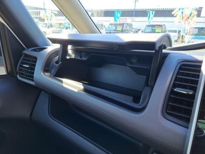 �Z���i�@�V�����Îԁ@R1�N8����ϲ��݂Ō���^�ɡSʲ��د�ނŔR���17.2km/L������́����è�߯�B(����߲ۯ�)���ϰ�ުݼ���ڰ������ذ��LEDͯ��ײā������ݽ��ذ��Ľײ���ޱ��16�����Ё����K�߯�(USB�d�������ޯ�ð���)���ݸ޽ײ��2nd&3rd��Ăق����߼�݂́�10�������پ��TV&�د���޳���������è�߯�A(�׳����ޭ��������ؼު��ٰ��װ)��ETC�t!