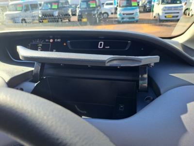 �Z���i�@�V�����Îԁ@R1�N8����ϲ��݂Ō���^�ɡSʲ��د�ނŔR���17.2km/L������́����è�߯�B(����߲ۯ�)���ϰ�ުݼ���ڰ������ذ��LEDͯ��ײā������ݽ��ذ��Ľײ���ޱ��16�����Ё����K�߯�(USB�d�������ޯ�ð���)���ݸ޽ײ��2nd&3rd��Ăق����߼�݂́�10�������پ��TV&�د���޳���������è�߯�A(�׳����ޭ��������ؼު��ٰ��װ)��ETC�t!