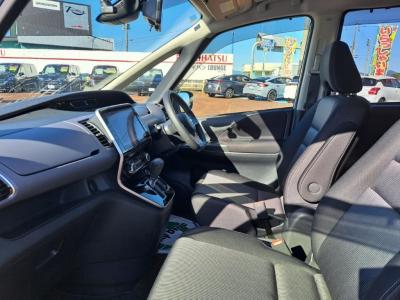 �Z���i�@�V�����Îԁ@R1�N8����ϲ��݂Ō���^�ɡSʲ��د�ނŔR���17.2km/L������́����è�߯�B(����߲ۯ�)���ϰ�ުݼ���ڰ������ذ��LEDͯ��ײā������ݽ��ذ��Ľײ���ޱ��16�����Ё����K�߯�(USB�d�������ޯ�ð���)���ݸ޽ײ��2nd&3rd��Ăق����߼�݂́�10�������پ��TV&�د���޳���������è�߯�A(�׳����ޭ��������ؼު��ٰ��װ)��ETC�t!