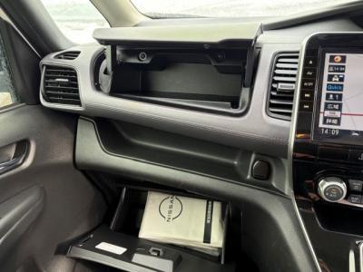 �Z���i���|�o�n�v�d�q�@�V�����Îԁ@R1�N8����ϲ��݂��Č���^�ɡ1.2L�ݼ�݂Ŕ��d���100��Ӱ���쓮��R���26.2km/L�ʲ������V�ɂ́��ٴ�ہ�����߲ۯ�(ڰ�ް�ٰ��)�����ذ��LEDͯ��ײā������ݽ��ذ��Ľײ���ޱ�����ؼު��ٰ��װ���t�����߼�݂́�10�������پ��TV���د���޳����������è�߯�A(�׳����ޭ�������ر�ݽ�Ű)��16�����Ё�ETC�t���B