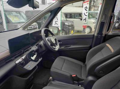 �Z���i���|�o�n�v�d�q�@�V�����Îԁ@R5�N4������������ݼޡ1.4L�ݼ�݂Ŕ��d���100��Ӱ���쓮��R���WLTC19.3km/L�ʲ������V�ɂ́��ٴ�ہ�����߲ۯ�(����َx���tڰ�ް�ٰ��)�����ذ&�߯�����ā������ݽ��ذ��Ľײ���ޱ��16�����ЂȂǂ̂ق����߼�݂́�12.3�������پ��TV���׳����ޭ�����&���ؼު��ٰ��װ&ETC&LEDͯ��ײĕt��!