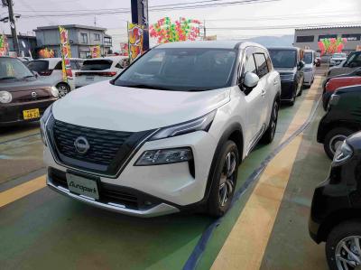 �G�N�X�g���C���@�V�����Îԁ@R4�N7����������ݼޡ1.5L���޴ݼ�݂�4��Ӱ���쓮����e��ܰ��R���WLTC18.4km/L������́�12.3�������پ��TV���׳���V���������߲ۯā�19�����Ё�F��ܰ���&˰����ί���׽PKG(�Լ��&�ñ�ݸ�˰��)��ͯ��UP�ި���ڲ��ܲ�ڽ�[�d��LEDͯ��ײā�OP�װ���߰��ܲĂȂǂ��t���Ă��܂��B