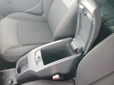 �J���O�[�@�V�����Îԁ@���I�ȴ���ر�Ƒ�z����հè�è��ŁA���{���ɰ�Ԕ̔���5�����߂�ݸް�1.2L�������޴ݼ�݂��ޭ�ٸׯ�6��AT�𓋍ڡ�����́����AC����ڽ�������ײ���ޱ���ٰ�޺��۰ف��ω��J���ޯ��ޱ�ق���߼�݂́��t���