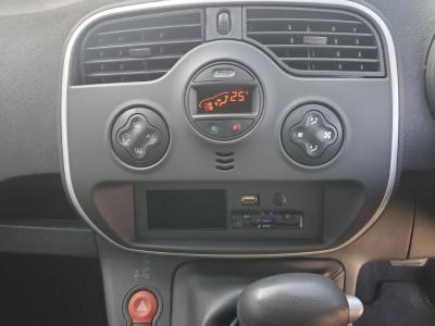 �J���O�[�@�V�����Îԁ@���I�ȴ���ر�Ƒ�z����հè�è��Ť���{���ɰ�̔��Ԃ�5�����߂�ݸް�1.2L�������޴ݼ�݂��ޭ�ٸׯ���6��AT������́������ײ���ޱ���ٰ�޺��۰ف��ω��J���ޯ��ޱ�ق���߼�݂́���ذ����پ��TV���ޯ���ׁ�ETC�Ȃǂ��t���Ă��܂�!