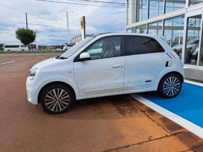 �g�D�C���S�@�V�����Îԁ@�󏭂ȷ���޽TOP�i-STOP�t900cc���޴ݼ�݂�6��AT�ŔR���WLTC17.4km/L��J������¸�݂́��d������޽į�����١���ʎd�l�ԂŁ��V�F���ݸ�����د������޽�ײ�߁�ʰ�ڻް��Ăق�����ڽ�����AC���ٰ��C�����˰����16�����Ё�̫�ށ��ި���ڲ���ި����ޯ���ׁ���޳�ʰ���ޯ��Ű���ЊOLEDײā�ETC�Ȃǂ𑕔��