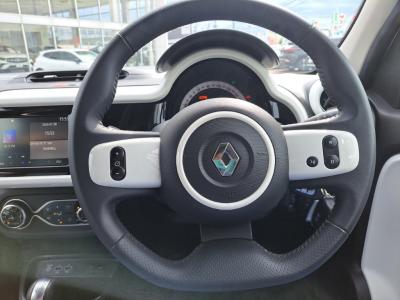 �g�D�C���S�@�V�����Îԁ@�󏭂ȷ���޽TOP�i-STOP�t900cc���޴ݼ�݂�6��AT�ŔR���WLTC17.4km/L��J������¸�݂́��d������޽į�����١���ʎd�l�ԂŁ��V�F���ݸ�����د������޽�ײ�߁�ʰ�ڻް��Ăق�����ڽ�����AC���ٰ��C�����˰����16�����Ё�̫�ށ��ި���ڲ���ި����ޯ���ׁ���޳�ʰ���ޯ��Ű���ЊOLEDײā�ETC�Ȃǂ𑕔��