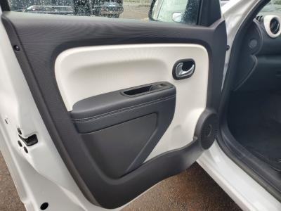 �g�D�C���S�@�V�����Îԁ@R6�N11���Ŕ̔��I����󏭂ȷ���޽TOP������STOP�t900cc���޴ݼ�݂�6��AT�𓋍ڂ���R���WLTC17.4km/L��J������¸�݂́��d������޽į�����١�����́���ڽ����Ĵ��݁��ٰ��C�����˰����16�����Ё�̫�ށ��ި���ڲ���ި����ޯ���ׁ���޳�ʰ���ޯ��Ű�����޴��ޯ�ށ���ײ�޼���׽��ETC�Ȃǡ
