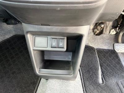 �A���g�@�V�����Îԁ@8��ڱ�Ă͐����60kg���y�ʉ�������ݸ�STOP��CVT�ƴ�����ނ̗̍p�ȂǂŤ4WD�ł���R��33.2km/L��������e�́���ڽ��ABS��ESP������h�~��4WD�Ԃ����́����ļ��˰������ܲ�߰�ق���߼�݂́�ڰ�ް��ڰ���߰ā�CD���߂��t���Ă��܂��B