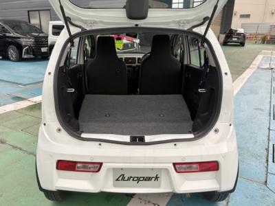 Ag@VÎԁ@8ڱĂ͐60kgyʉݸSTOPCVTƴނ̗̍pȂǂŤ4WDłR33.2km/LéڽABSESPh~4WDԂ́ļ˰ܲ߰ق߼݂́ڰްڰ߰āCD߁ETCںtĂ܂BsȂ10000km!