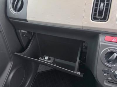 Ag@VÎԁ@8ڱĂ͐60kgyʉݸSTOPCVTƴނ̗̍pȂǂŤ4WDłR33.2km/LéڽABSESPh~4WDԂ́ļ˰ܲ߰ق߼݂́ڰްڰ߰āCD߁ETCںtĂ܂BsȂ10000km!