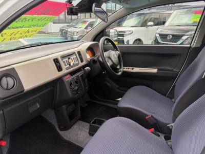 Ag@VÎԁ@8ڱĂ͐60kgyʉݸSTOPCVTƴނ̗̍pȂǂŤ4WDłR33.2km/LéڽABSESPh~4WDԂ́ļ˰ܲ߰ق߼݂́ڰްڰ߰āCD߁ETCںtĂ܂BsȂ10000km!