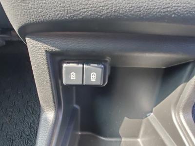 �N���X�r�[�@�V�����Îԁ@1L���޴ݼ�݂�6��AT��ϲ���ʲ��د�ނŔR��20.6km/L!�ŏ㋉��ڰ�ނő����́��ޭ�پݻ���ڰ���߰�(ڰ�ް��ڰ��ڰ�ް�ٰ��C)��LEDͯ��ײā����ذ&�߯�����ā���Ĵ��݁�����ټ�ā�F���˰����16�����Ђ��t���Ă��܂�!