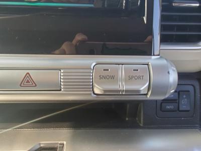 �N���X�r�[�@�V�����Îԁ@1L���޴ݼ�݂�6��AT��ϲ���ʲ��د�ނŔR��20.6km/L!�ŏ㋉��ڰ�ނő����́��ޭ�پݻ���ڰ���߰�(ڰ�ް��ڰ��ڰ�ް�ٰ��C)��LEDͯ��ײā����ذ&�߯�����ā���Ĵ��݁�����ټ�ā�F���˰����16�����Ђ��t���Ă��܂�!