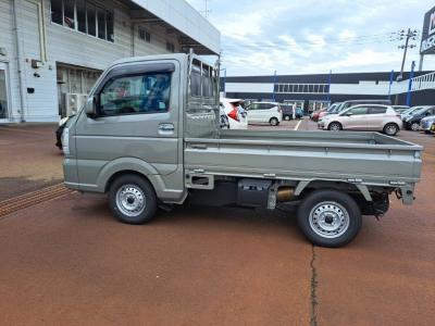 �L�����B�g���b�N�@�V�����Îԁ@7��ڷ�ب�ׯ���R���4WD�Ԃ�19.6km/L�����1�Őؑւ��\���߰����4WD��ŏ㋉��ڰ�ނŁ���޷���è��߰�(�ޭ�ٶ����ڰ���͂ݏo���x��ESP������h�~�ABS����ײ�)����ܰ����ށ���ڽ�ق���߼�݂́�CD���߁��ޱ�޲�ް�����ϯĂȂǂ𑕔��