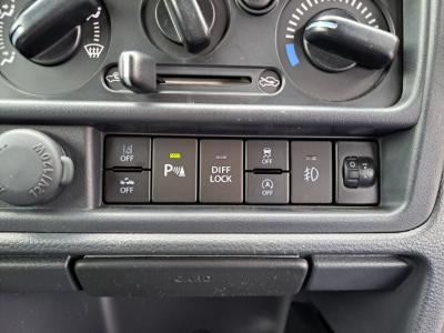�L�����B�g���b�N�@�V�����Îԁ@7��ڷ�ب�ׯ���R���4WD�Ԃ�19.6km/L�����1�Őؑւ��\���߰����4WD��ŏ㋉��ڰ�ނŁ���޷���è��߰�(�ޭ�ٶ����ڰ���͂ݏo���x��ESP������h�~�ABS����ײ�)����ܰ����ށ���ڽ�ق���߼�݂́�CD���߁��ޱ�޲�ް�����ϯĂȂǂ𑕔��