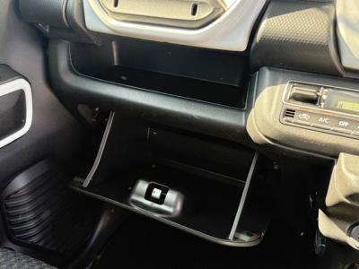 �n�X���[�@�V�����Îԁ@�ŏ㋉��ڰ�ނ�X����4WD!ϲ���ʲ��د�ނ�CVT�ŔR���WLTC20.8km/L������́���޷���è��߰�(ڰ�ް��ڰ���O��딭�i�h�~)��LEDͯ��ײ�&̫�ށ����ļ��˰����6��߰�������ذ&�߯�����ā����AC��15�����Ђق���߼�݂́�9�������پ��TV���S����������ׂȂǂ��t���Ă��܂�!