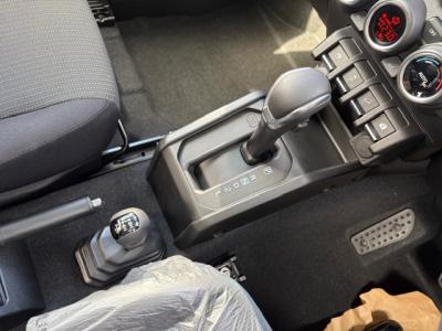 �W���j�[�@�V�����Îԁ@���ϑ��@�t���{�i�y�۶݂̼��ư�R3�N10����ϲ��݂��ā������STOP���t���R���WLTC14.3km/L�Ɍ��㡍ŏ㋉��ڰ�ނŁ���޷���è��߰�(ڰ�ް��ڰ�)��LEDͯ��ײ�&̫�ށ����AC��16�����Ё����ذ&�߯�����ā��ٰ��C�����ļ��˰���Ȃǂ��t���Ă��܂��