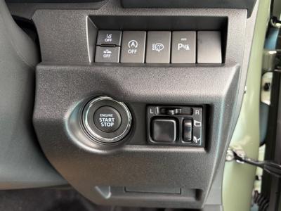 �W���j�[�@�V�����Îԁ@���ϑ��@�t���{�i�y�۶݂̼��ư�R3�N10����ϲ��݂��ā������STOP���t���R���WLTC14.3km/L�Ɍ��㡍ŏ㋉��ڰ�ނŁ���޷���è��߰�(ڰ�ް��ڰ�)��LEDͯ��ײ�&̫�ށ����AC��16�����Ё����ذ&�߯�����ā��ٰ��C�����ļ��˰���Ȃǂ��t���Ă��܂��