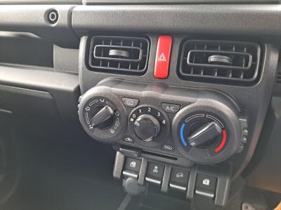 �W���j�[�@�V�����Îԁ@