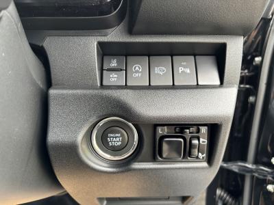 �W���j�[�V�G���@�V�����Îԁ@���ϑ��@�t���{�i�۶ݡR3�N10����ϲ��݂��ā������STOP���t���R���WLTC14.3km/L�Ɍ��㡍ŏ㋉��ڰ�ނŁ���޷���è��߰�(ڰ�ް��ڰ�)��LEDͯ��ײ�&̫�ށ����AC��15�����Ё����ذ&�߯�����ā��ٰ��C�����ļ��˰���Ȃǂ��t���Ă��܂��