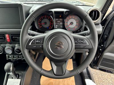 �W���j�[�V�G���@�V�����Îԁ@���ϑ��@�t���{�i�۶ݡR3�N10����ϲ��݂��ā������STOP���t���R���WLTC14.3km/L�Ɍ��㡍ŏ㋉��ڰ�ނŁ���޷���è��߰�(ڰ�ް��ڰ�)��LEDͯ��ײ�&̫�ށ����AC��15�����Ё����ذ&�߯�����ā��ٰ��C�����ļ��˰���Ȃǂ��t���Ă��܂��