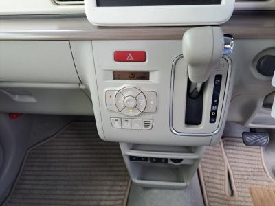 �A���g���p���@�V�����Îԁ@�㋉��ڰ��X��4WD�CVT�Ʊ����STOP�ɴ�����ނŔR���WLTC24.6km/L������́�ڰ�ް��ڰ���߰ā�LEDͯ��ײā����ļ��˰�����ɲ��t���AC��14�����Ё����ذ&�߯�����ā���ݶ��t�d���i�[�ޱ�װ��ESP������h�~�Ȃǂ��t���Ă��܂��