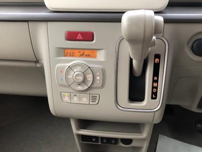 Agp@VÎԁ@3݂͔^̴رɊۂ݂܂邵̫ѡCVT&STOPƴނŔR35.6km/L!́ڰްڰ߰āޯŰ˰ذ&߯Ĵ݁˰tdi[Ӻޱװײ޼׽ESPh~ȂǂtĂ܂!