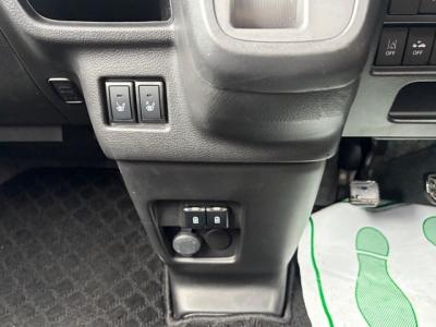 �X�y�[�V�A�@�V�����Îԁ@���i����Ӱ�����s�\�ȁ�ϲ���ʲ��د�ނ�4WD�ł��R���26.4km/L��㋉��ڰ��X�ɂ́��ޭ�پݻ��ڰ���߰ā��ޯ��Ű�����Hi�ްтƌy���́���ގ�������ڰ����̗p���������ܰ�ײ���ޱ������ڰ�������ذ&�߯�����������Ĵ��݁�F���˰����۰ٻݼ���ނق���߼�݂́���ذ���&�ޯ���ׂȂǂ��t���Ă��܂��