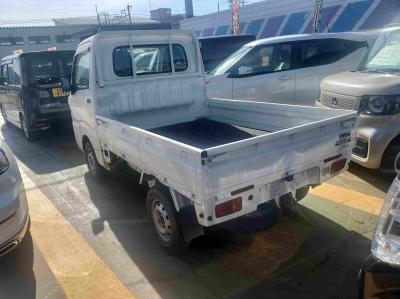 �T���o�[�g���b�N�@�V�����Îԁ@H26�N9������������ݼނ���ʲ�ޯ��ׯ�����ق�OEM�̔����錻�s���١���ώԂɂ͌y�׏���4��AT�𓋍ڡ�ޱ�J�p�x�𑝂��ď�~����UP�������Őؑւ��\���߰����4WD������́����݁���ܽÁ�AMFM׼޵�Ȃǂ̂ق����߼�݂́��ב���ϯĂȂǂ𑕔��