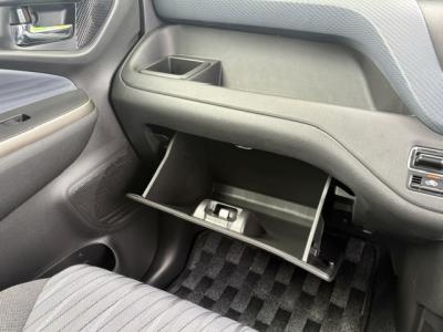 �\���I�@�V�����Îԁ@�O���^�����̽��ݸ�ʲ��د�����١5��AT�ŔR���WLTC22.3km/L������́���޷���è��߰�(ڰ�ް�ٰ��)��������ܰ�ײ���ޱ��LEDͯ��ײā����ļ��˰�������ذ&�߯�����ā�15�����Ё����AC������ټ�Ăق���߼�݂́��S������������߯���ނ��t���Ă��܂��