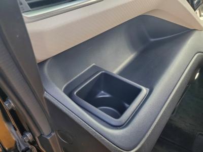 �\���I�@�V�����Îԁ@R2�N12����������ݼޡϲ���ʲ��د�ނ��̗p��4WD�ł��R���WLTC18.4km/L�B�������e�́���޷���è��߰�(ڰ�ް��ڰ��ڰ�ް�ٰ��)����ܰ�ײ���ޱ��F���˰������Ĵ��݁�15�����Ё����ذ&�߯�����Ăق���߼�݂́���ذ����پ��TV���ޯ���ׁ�ETC���t���Ă��܂��