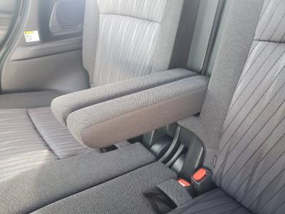 �\���I�@�V�����Îԁ@R2�N12����������ݼޡϲ���ʲ��د�ނ��̗p��4WD�ł��R���WLTC18.4km/L�B�������e�́���޷���è��߰�(ڰ�ް��ڰ��ڰ�ް�ٰ��)����ܰ�ײ���ޱ��F���˰������Ĵ��݁�15�����Ё����ذ&�߯�����Ăق���߼�݂́���ذ����پ��TV���ޯ���ׁ�ETC���t���Ă��܂��