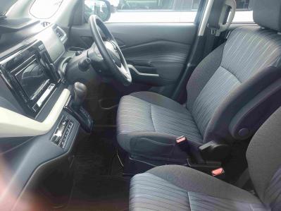 �\���I�@�V�����Îԁ@R2�N12����������ݼޡϲ���ʲ��د�ނ��̗p��4WD�ł��R���WLTC18.4km/L�B�������e�́���޷���è��߰�(ڰ�ް��ڰ��ڰ�ް�ٰ��)����ܰ�ײ���ޱ��F���˰������Ĵ��݁�15�����Ё����ذ&�߯�����Ăق���߼�݂́���ذ����پ��TV���ޯ���ׁ�ETC���t���Ă��܂��