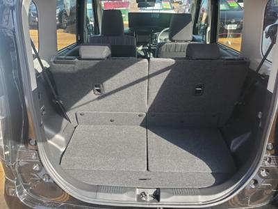 �\���I�@�V�����Îԁ@R2�N12����������ݼޡϲ���ʲ��د�ނ��̗p��4WD�ł��R���WLTC18.4km/L�B�������e�́���޷���è��߰�(ڰ�ް��ڰ��ڰ�ް�ٰ��)����ܰ�ײ���ޱ��F���˰������Ĵ��݁�15�����Ё����ذ&�߯�����Ăق���߼�݂́���ذ����پ��TV���ޯ���ׁ�ETC���t���Ă��܂��