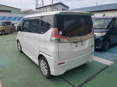 �\���I�@�V�����Îԁ@����100kg�y�ʉ���V�̗p��ϲ���ʲ��د�����قͱ����STOP�t�ޭ�ټު�Ĵݼ�݂�CVT�ŔR��27.8km/L�ʲ��د��MX�ʹ�۽��ق̊O�ςŁ�15�����Ё����AC����ܰ�ײ���ޱ�����ذ&�߯��������Ȃǂ̑���߼�݂́���޷���è��߰�(�ޭ�ٶ����ڰ�)����ذ���&�ޯ���ׂȂǂ𑕔��