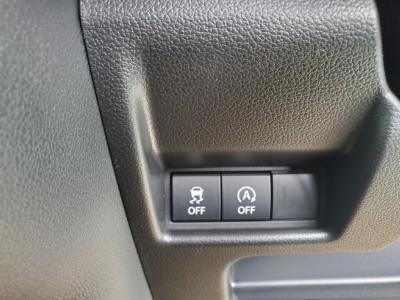 �X�y�[�V�A�@�V�����Îԁ@R5�N11������������ݼޡӰ�����s�\��ϲ���ʲ��د�ނŔR���WLTC22.4km/L��㋉��ڰ��X�ɂ͌y���́�������հ��ׯ��(�����)�⁚�ޭ�پݻ��ڰ���߰ćU���ޯ��Ű����ގ�������ڰ���������ܰ�ײ���ޱ������ڰ����F���˰����۰ٻݼ���ށ�LEDͯ��ײā����ذ&�߯�����������Ĵ��݂Ȃǂ��t���Ă��܂��