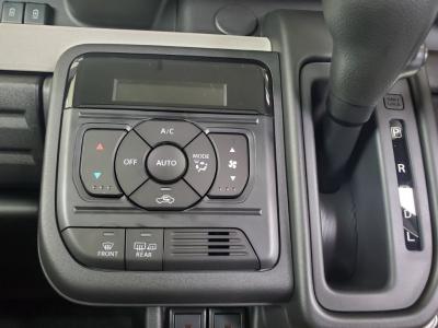 �X�y�[�V�A�@�V�����Îԁ@R5�N11������������ݼޡӰ�����s�\��ϲ���ʲ��د�ނŔR���WLTC22.4km/L��㋉��ڰ��X�ɂ͌y���́�������հ��ׯ��(�����)�⁚�ޭ�پݻ��ڰ���߰ćU���ޯ��Ű����ގ�������ڰ���������ܰ�ײ���ޱ������ڰ����F���˰����۰ٻݼ���ށ�LEDͯ��ײā����ذ&�߯�����������Ĵ��݂Ȃǂ��t���Ă��܂��