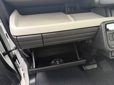 �X�y�[�V�A�@�V�����Îԁ@