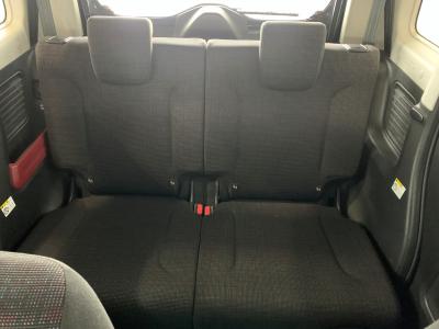 �X�y�[�V�A�@�V�����Îԁ@���i����Ӱ�����s�\��ϲ���ʲ��د�ނŔR���30.0km/L����ޭ�پݻڰ�ް��ڰ����ޯ��Ű�����Hi�ްтƌy���́���ގ�������ڰ����̗p��ق��㋉��ڰ��X�ɂ́�������ܰ�ײ���ޱ������ڰ�������ذ&�߯�����������Ĵ��݁����˰����۰ٻݼ���ނق���߼�݂́��S����������ׂȂǂ��t���Ă��܂��B